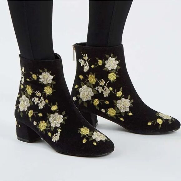 FOREVER 21 BLACK VELVET YELLOW FLORAL EMBROIDERED BOOTIES G1 - Picture 8 of 16